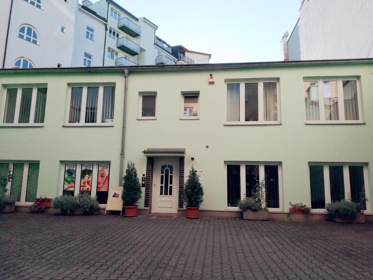 Prague Hostel Cathedral Exterior photo